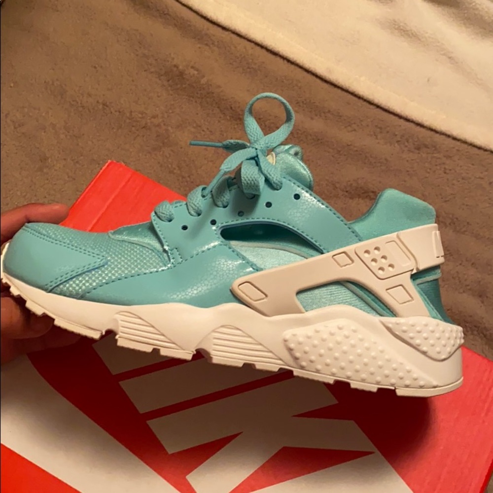 Nike huarache running shoes- size 6y